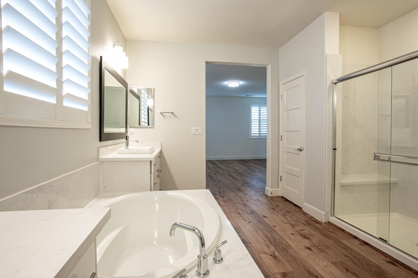 Detail Gallery Image 16 of 54 For 6032 Duet Way, Roseville,  CA 95747 - 5 Beds | 4/1 Baths