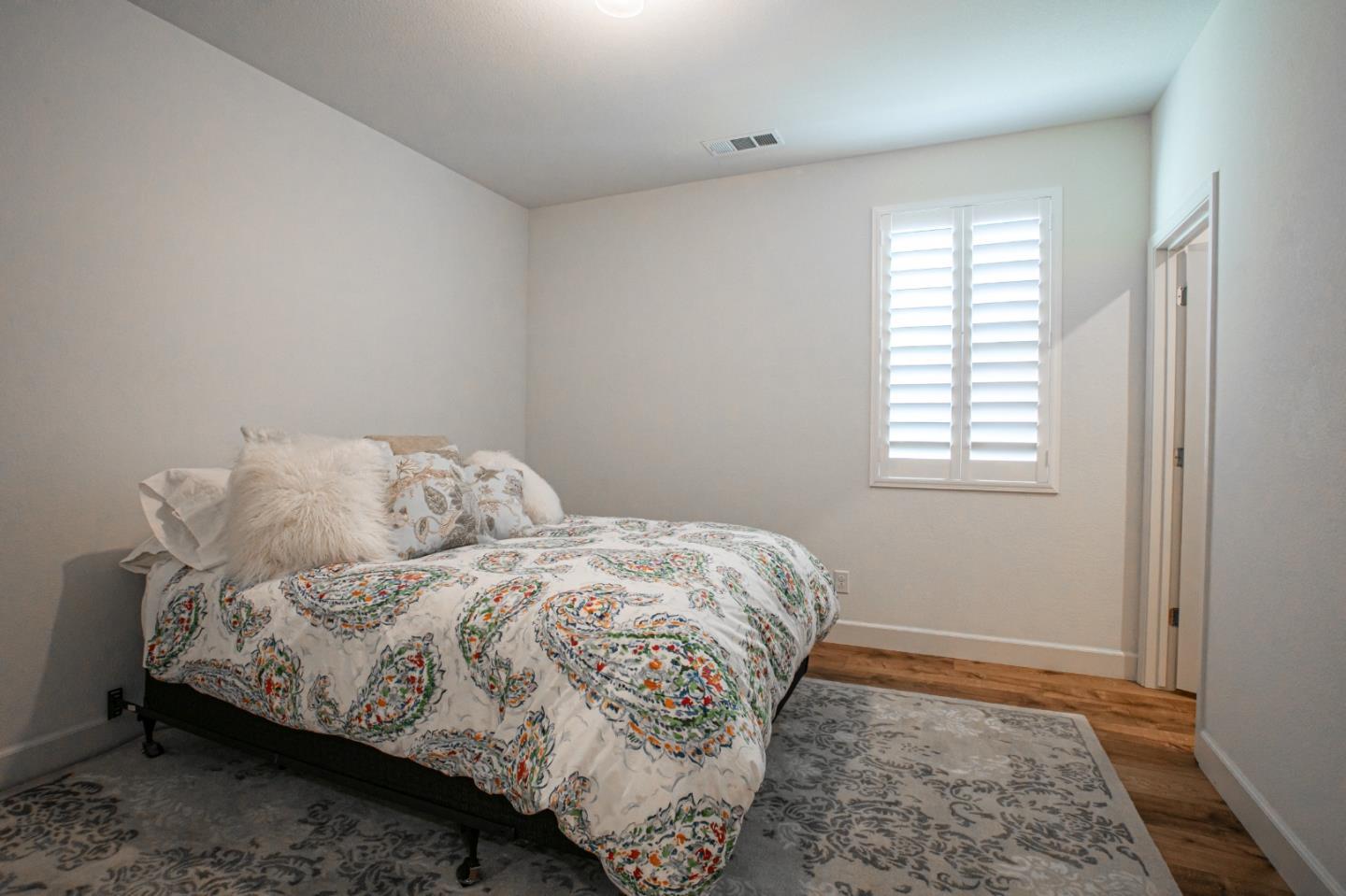 Detail Gallery Image 22 of 54 For 6032 Duet Way, Roseville,  CA 95747 - 5 Beds | 4/1 Baths
