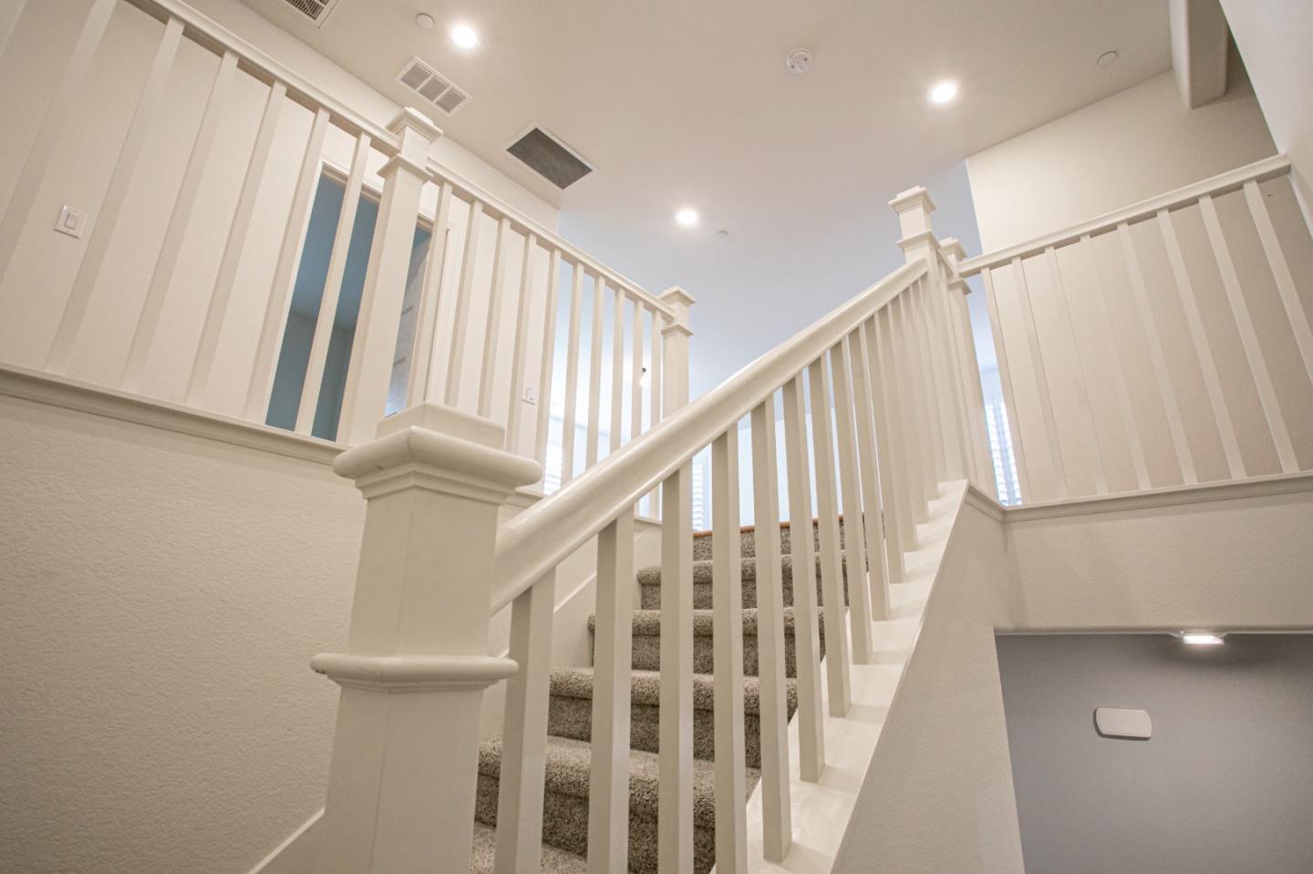 Detail Gallery Image 32 of 54 For 6032 Duet Way, Roseville,  CA 95747 - 5 Beds | 4/1 Baths