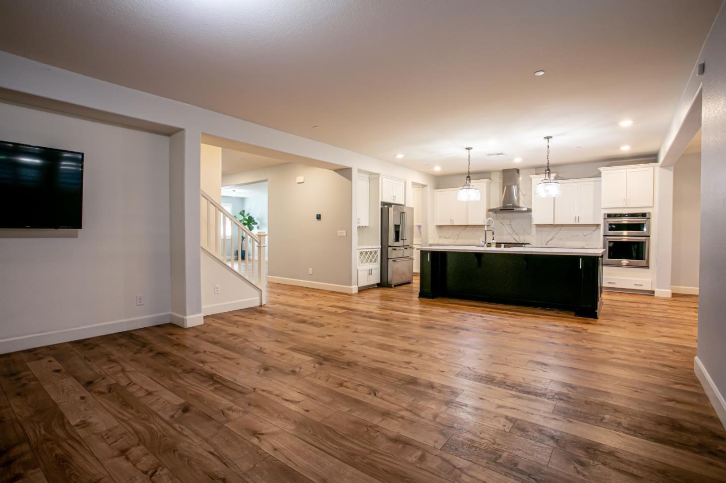 Detail Gallery Image 8 of 54 For 6032 Duet Way, Roseville,  CA 95747 - 5 Beds | 4/1 Baths