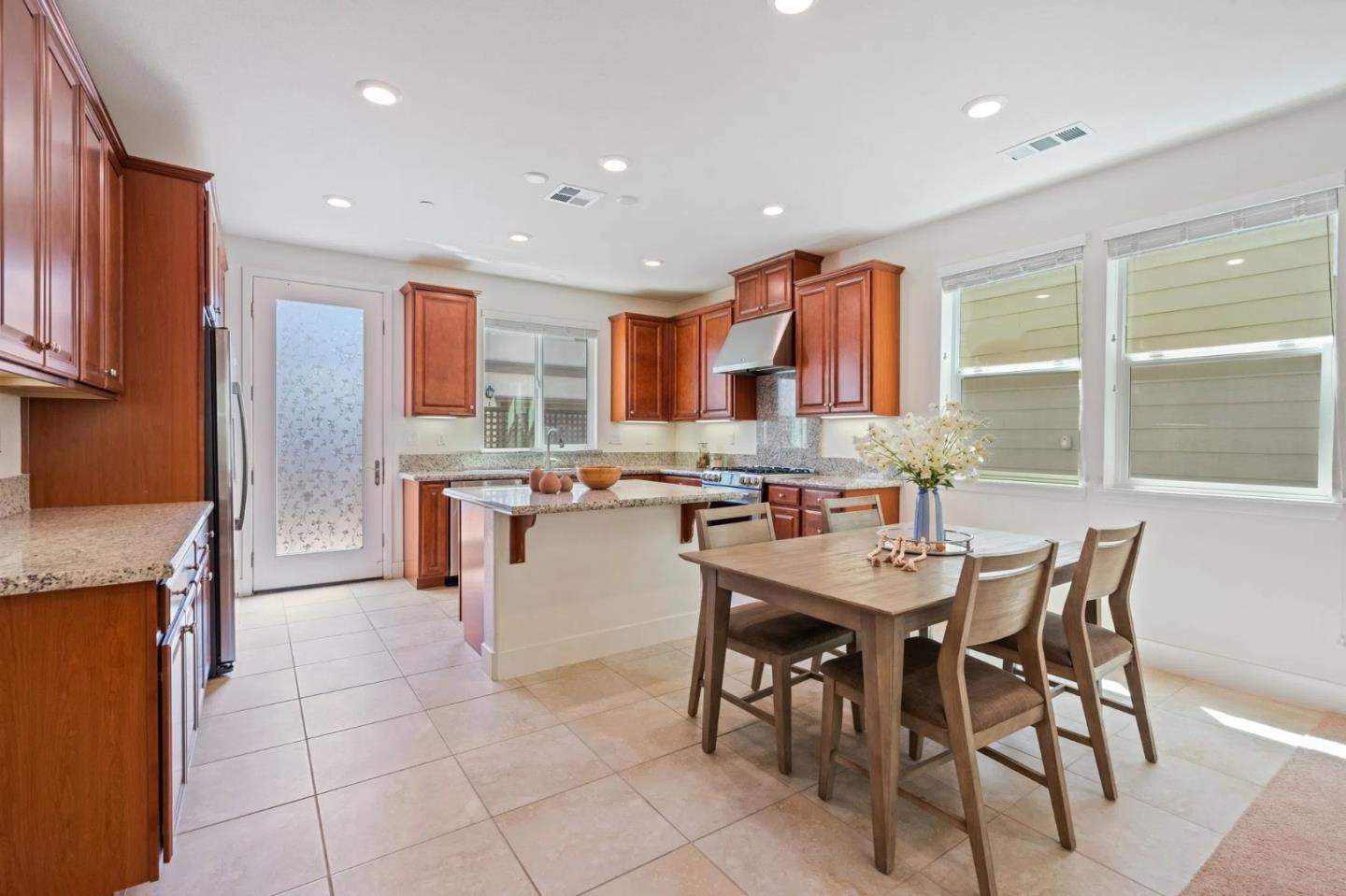 Detail Gallery Image 12 of 40 For 2762 Alliston Loop, Dublin,  CA 94568 - 4 Beds | 3 Baths