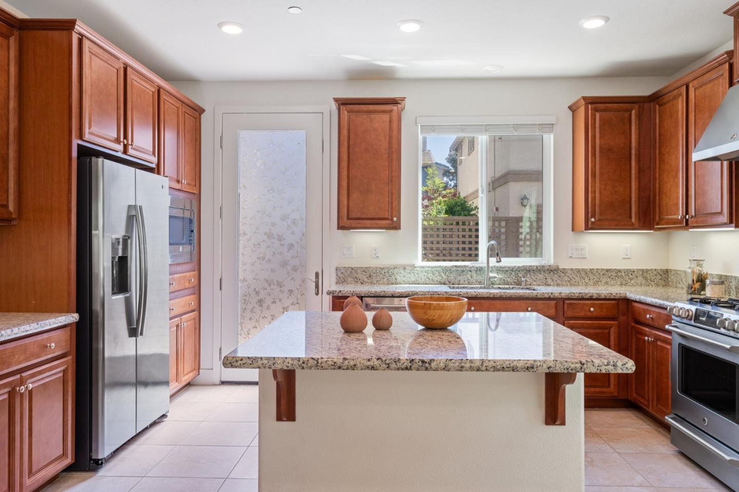 Detail Gallery Image 14 of 40 For 2762 Alliston Loop, Dublin,  CA 94568 - 4 Beds | 3 Baths