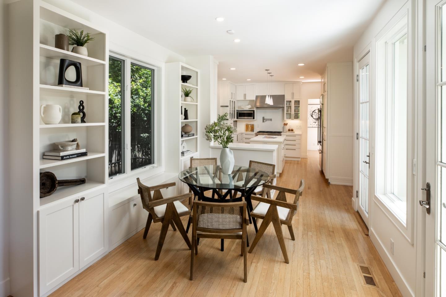 Detail Gallery Image 10 of 37 For 1755 Webster St, Palo Alto,  CA 94301 - 6 Beds | 3/1 Baths