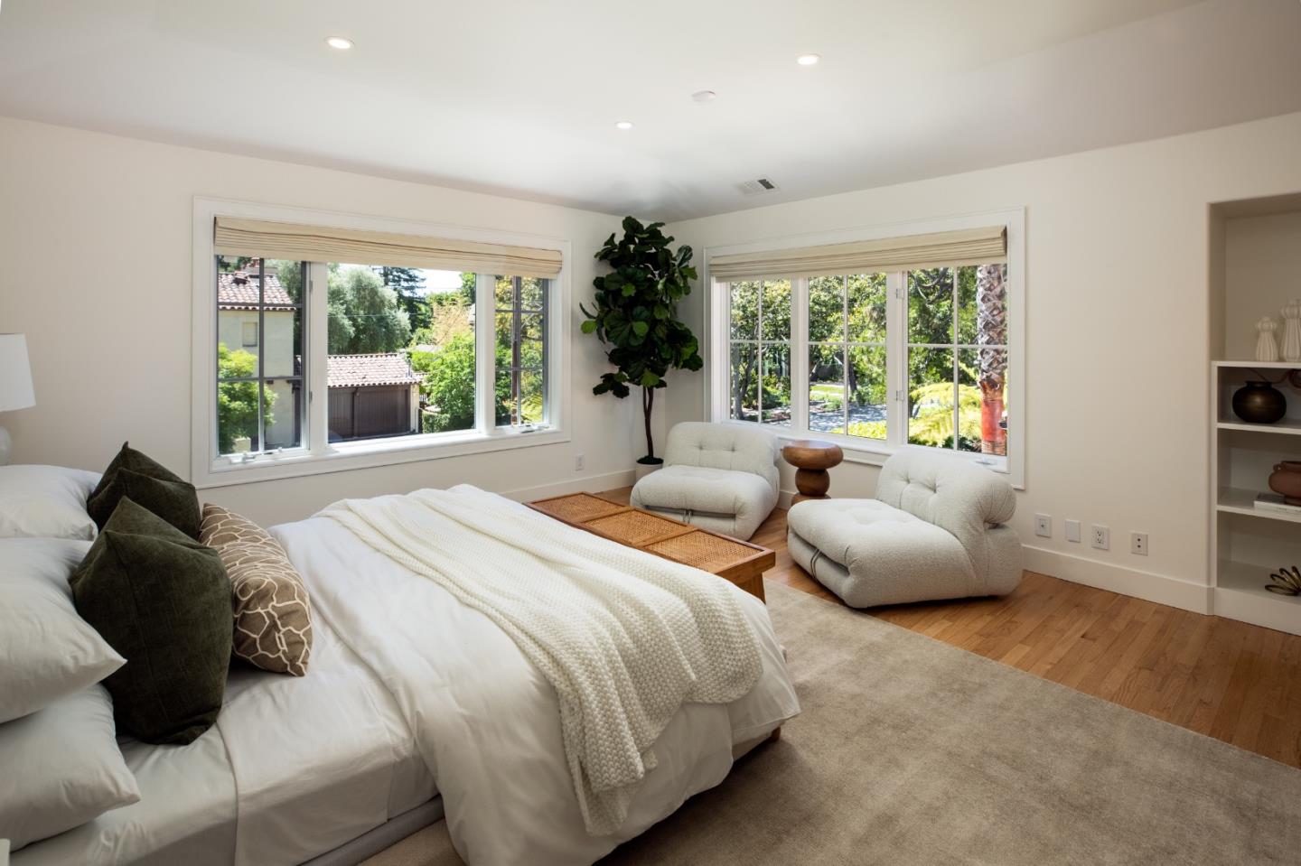 Detail Gallery Image 13 of 37 For 1755 Webster St, Palo Alto,  CA 94301 - 6 Beds | 3/1 Baths