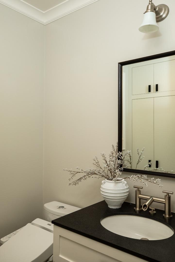 Detail Gallery Image 24 of 37 For 1755 Webster St, Palo Alto,  CA 94301 - 6 Beds | 3/1 Baths