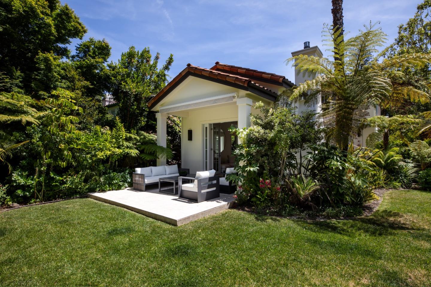 Detail Gallery Image 27 of 37 For 1755 Webster St, Palo Alto,  CA 94301 - 6 Beds | 3/1 Baths