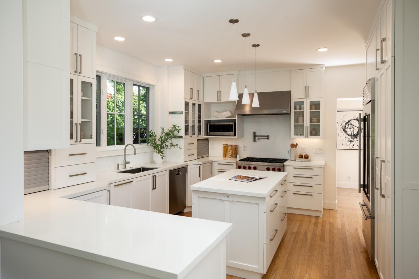Detail Gallery Image 5 of 37 For 1755 Webster St, Palo Alto,  CA 94301 - 6 Beds | 3/1 Baths