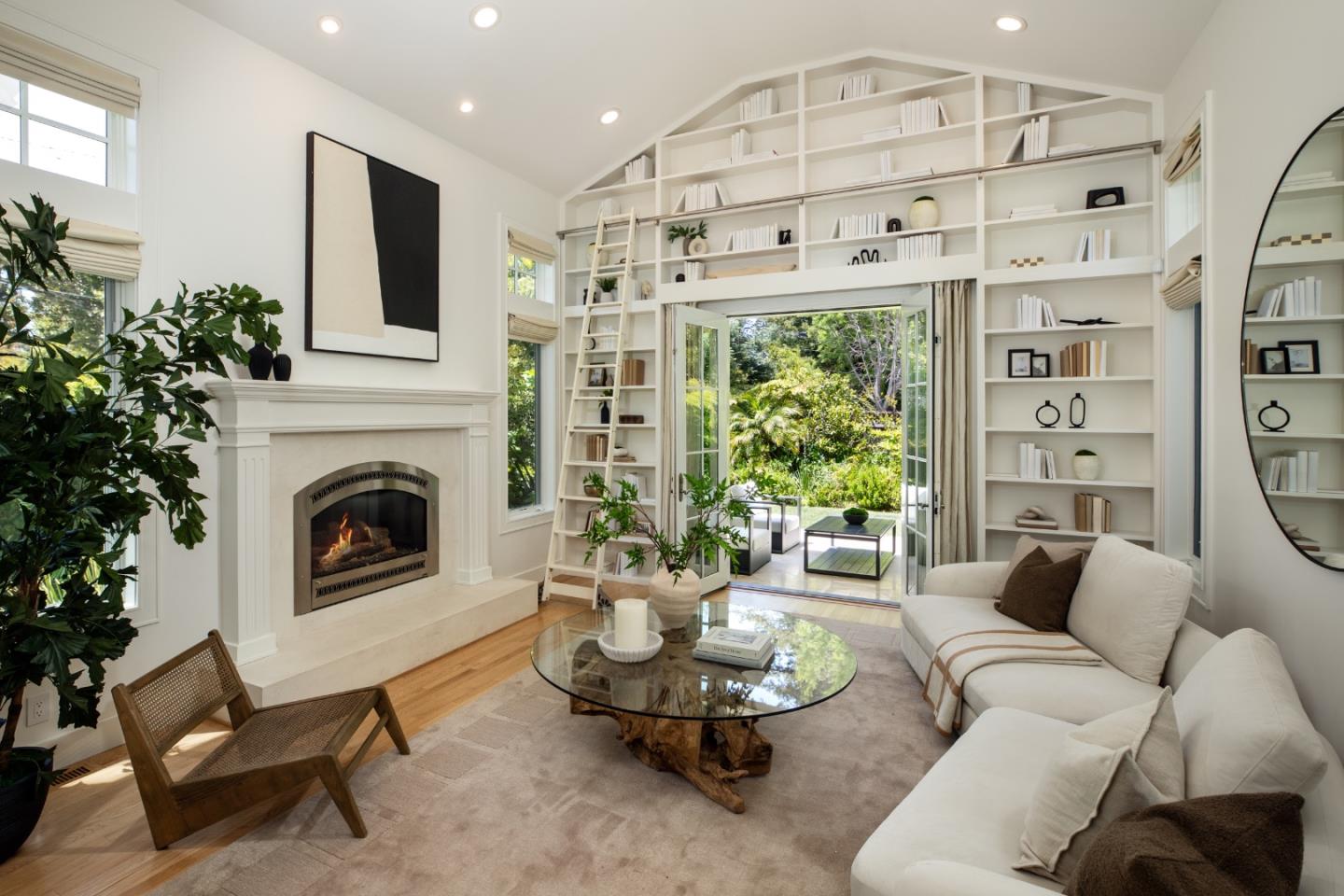 Detail Gallery Image 7 of 37 For 1755 Webster St, Palo Alto,  CA 94301 - 6 Beds | 3/1 Baths