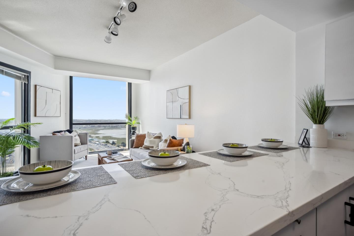 Detail Gallery Image 6 of 30 For 6363 Christie Ave #2801,  Emeryville,  CA 94608 - 1 Beds | 1 Baths