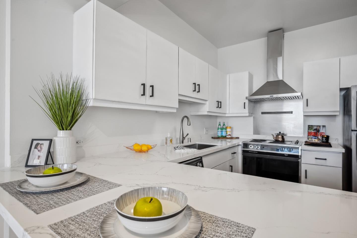 Detail Gallery Image 8 of 30 For 6363 Christie Ave #2801,  Emeryville,  CA 94608 - 1 Beds | 1 Baths