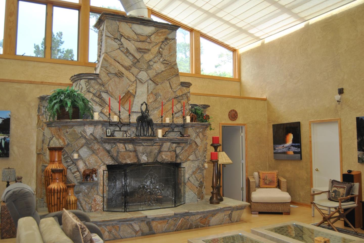 Detail Gallery Image 14 of 38 For 1093 Presidio Rd, Pebble Beach,  CA 93953 - 4 Beds | 3/1 Baths