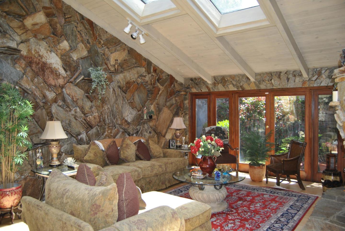 Detail Gallery Image 9 of 38 For 1093 Presidio Rd, Pebble Beach,  CA 93953 - 4 Beds | 3/1 Baths