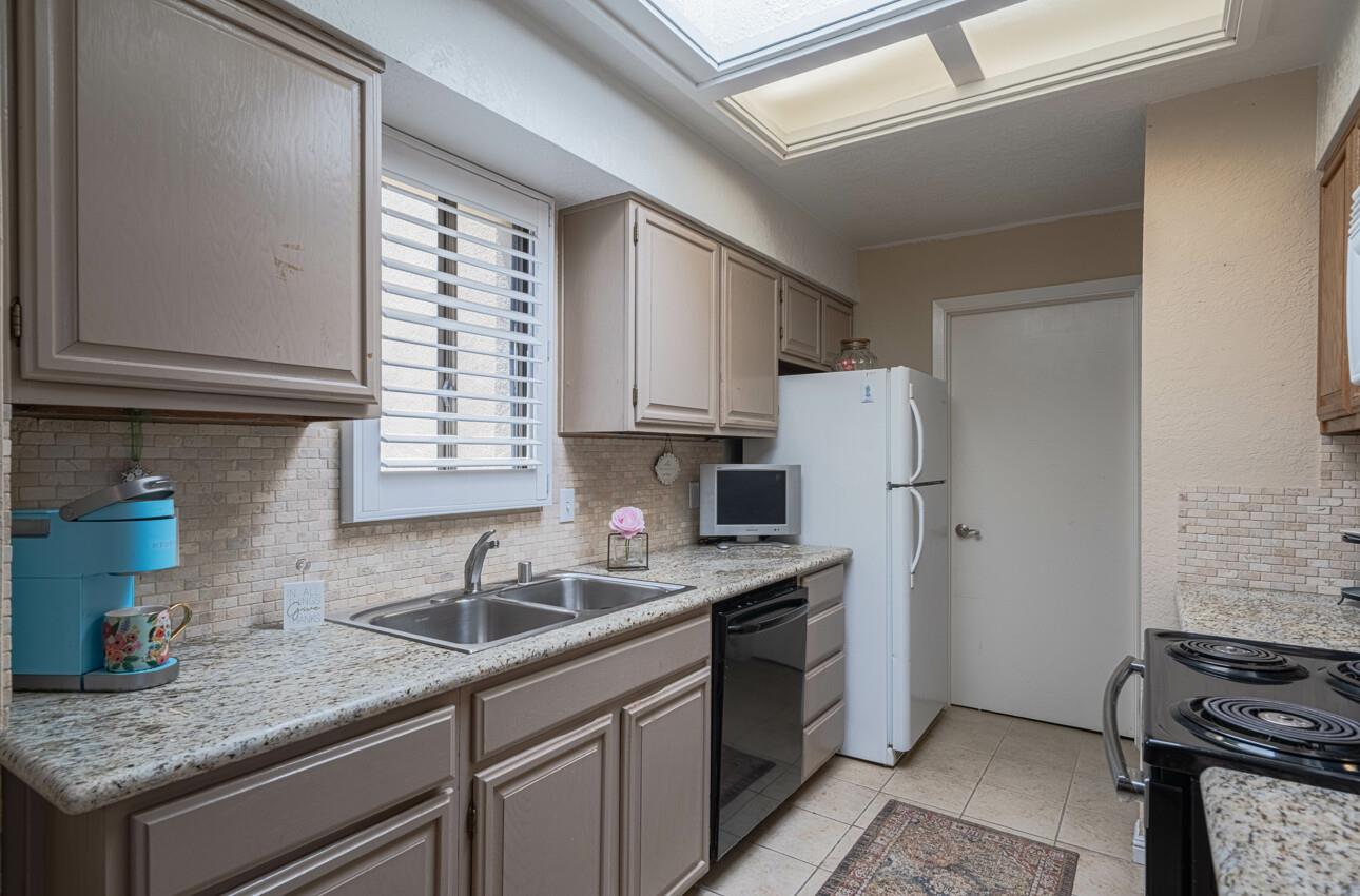 Detail Gallery Image 13 of 30 For 42 W San Joaquin St #8,  Salinas,  CA 93901 - 2 Beds | 1 Baths