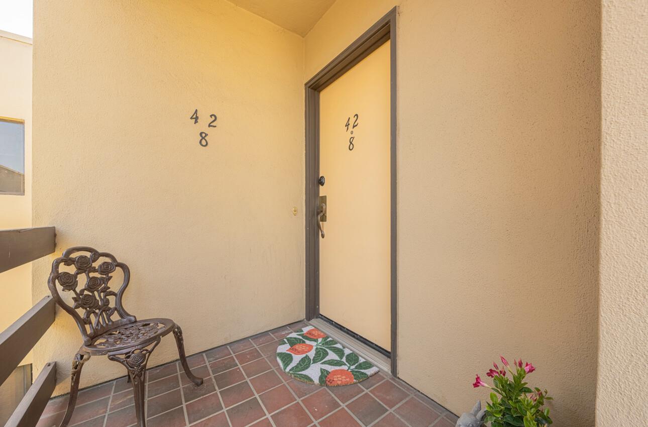 Detail Gallery Image 3 of 30 For 42 W San Joaquin St #8,  Salinas,  CA 93901 - 2 Beds | 1 Baths