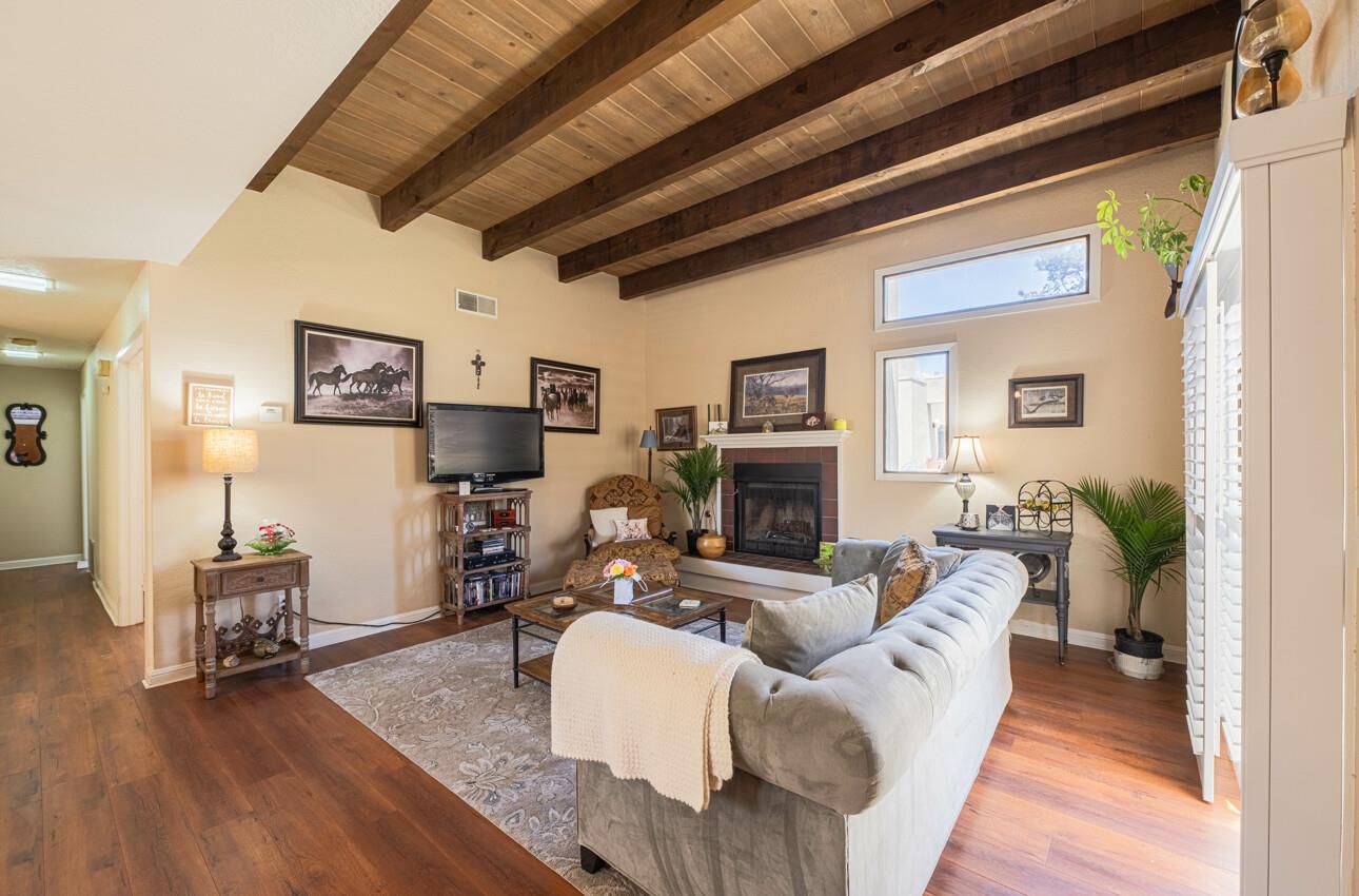 Detail Gallery Image 4 of 30 For 42 W San Joaquin St #8,  Salinas,  CA 93901 - 2 Beds | 1 Baths