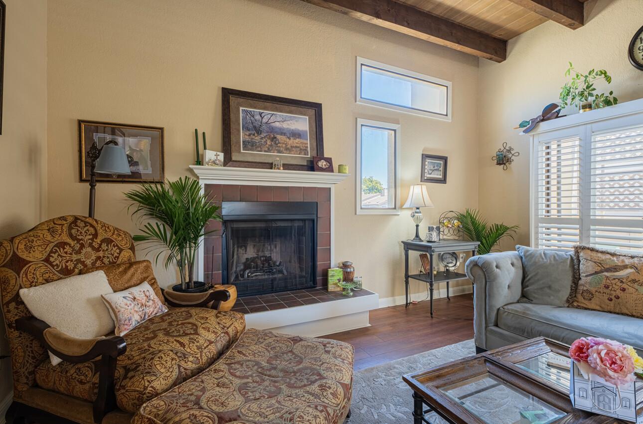 Detail Gallery Image 5 of 30 For 42 W San Joaquin St #8,  Salinas,  CA 93901 - 2 Beds | 1 Baths