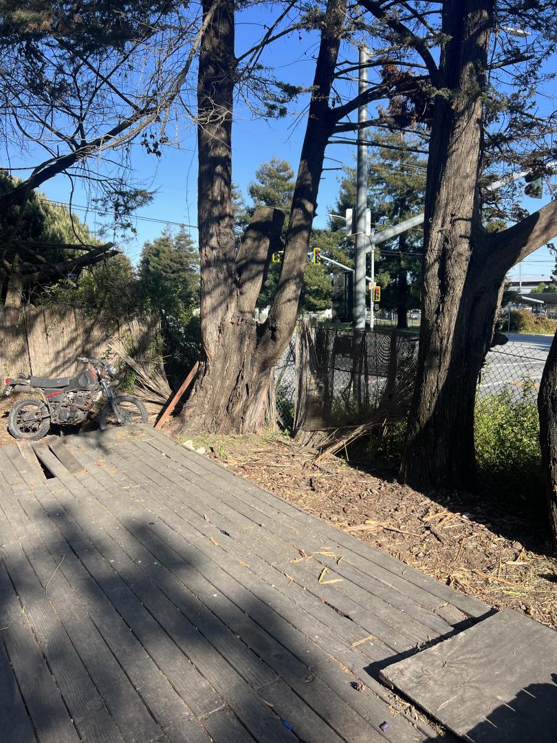 Detail Gallery Image 20 of 29 For 207 Grandview St, Santa Cruz,  CA 95060 - 4 Beds | 2 Baths