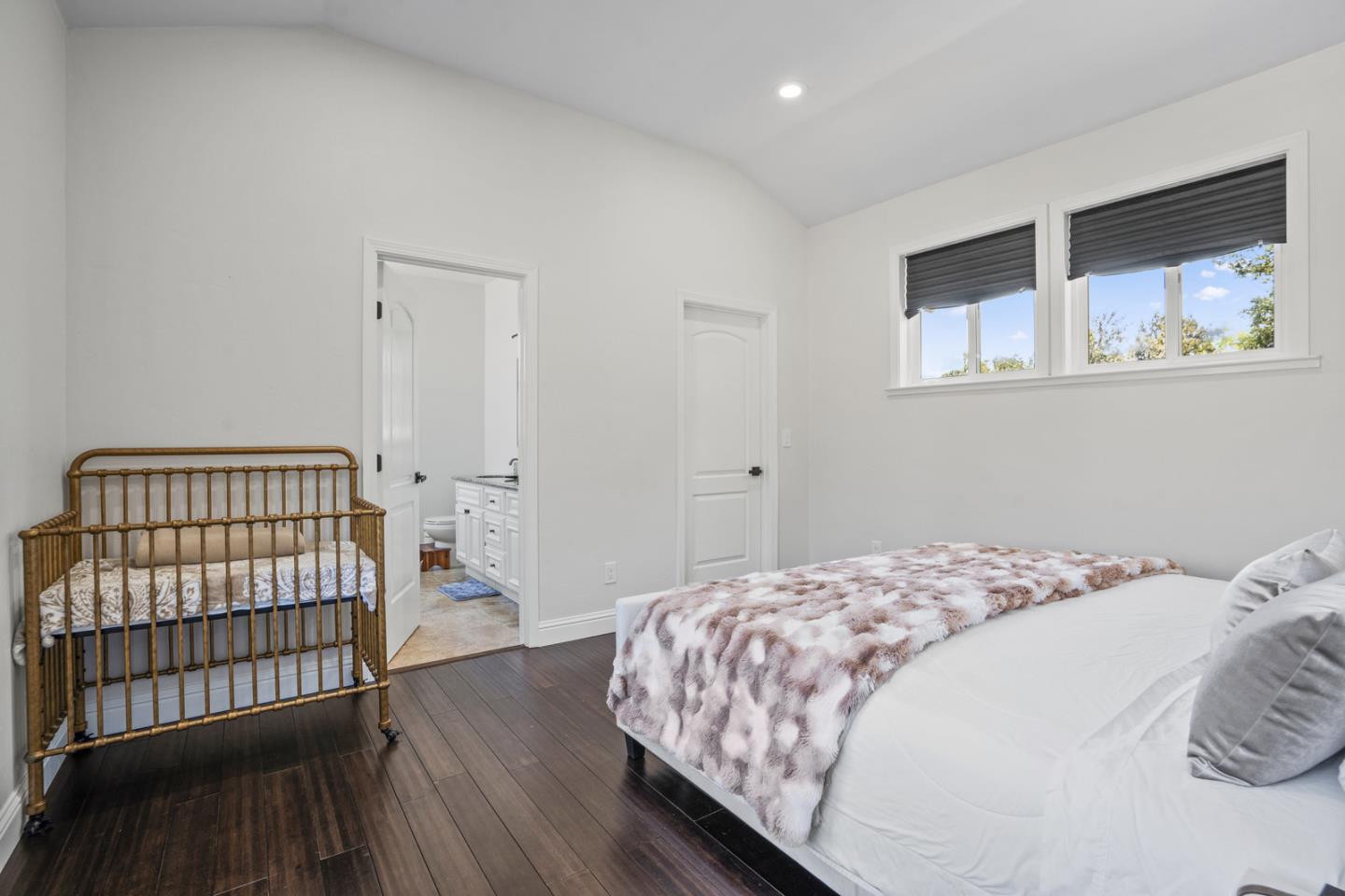Detail Gallery Image 14 of 21 For 10631 Mine Ct, Cupertino,  CA 95014 - 4 Beds | 3 Baths