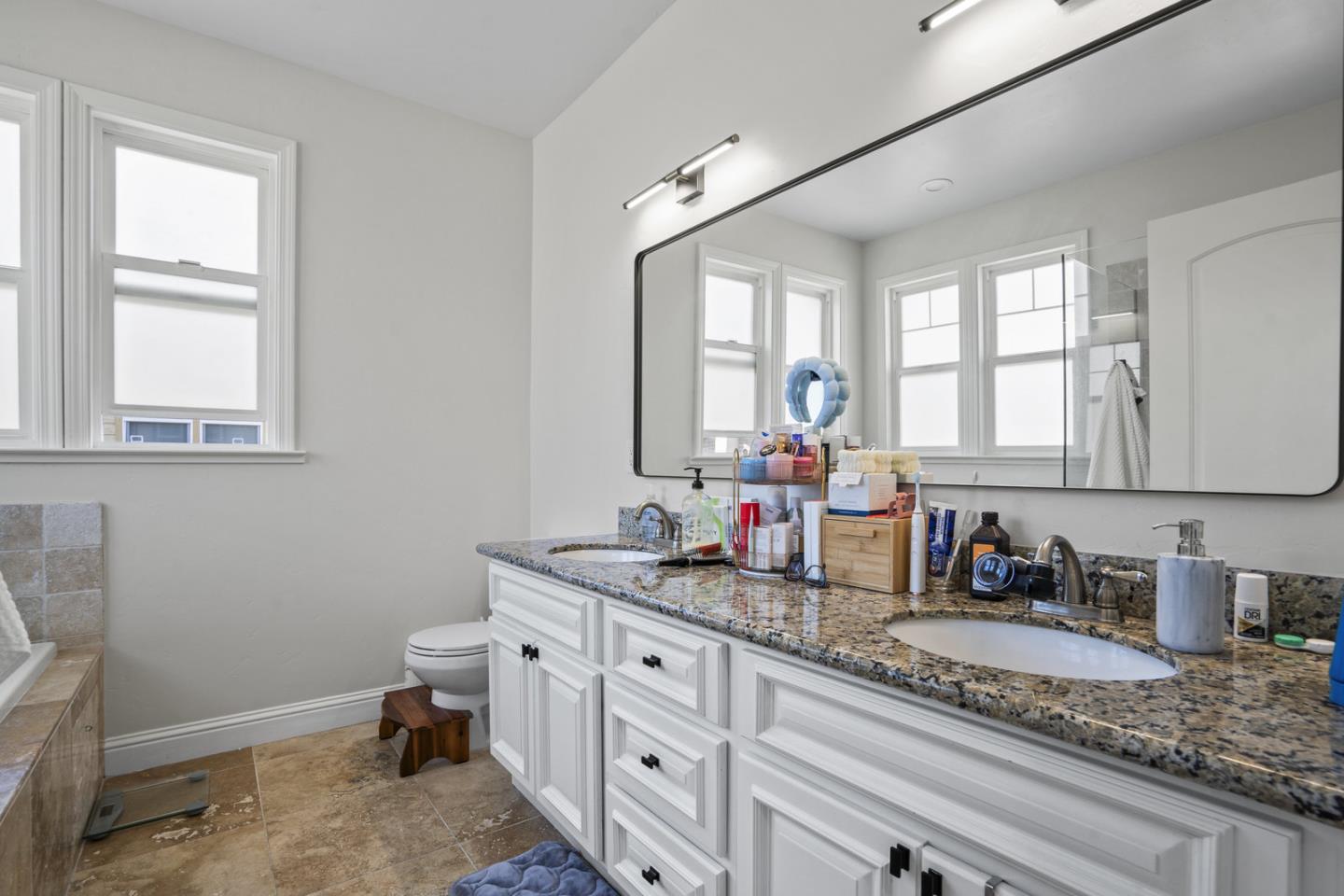 Detail Gallery Image 16 of 21 For 10631 Mine Ct, Cupertino,  CA 95014 - 4 Beds | 3 Baths