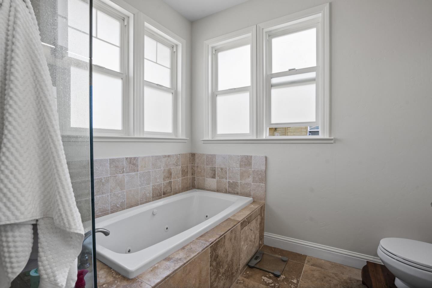 Detail Gallery Image 17 of 21 For 10631 Mine Ct, Cupertino,  CA 95014 - 4 Beds | 3 Baths