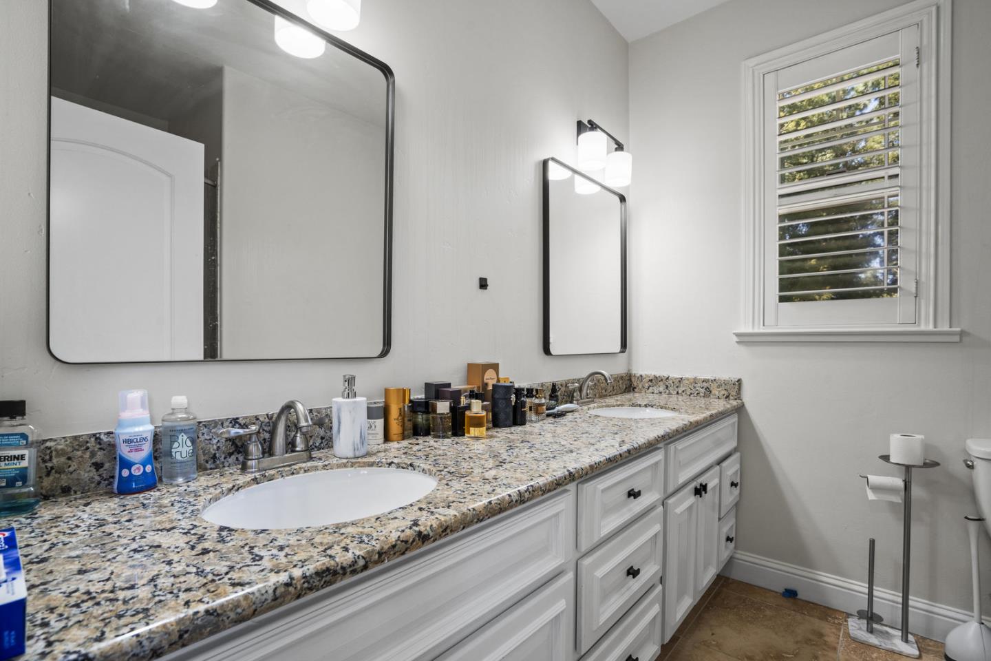 Detail Gallery Image 18 of 21 For 10631 Mine Ct, Cupertino,  CA 95014 - 4 Beds | 3 Baths