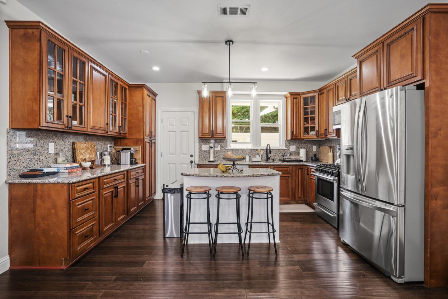 Detail Gallery Image 4 of 21 For 10631 Mine Ct, Cupertino,  CA 95014 - 4 Beds | 3 Baths