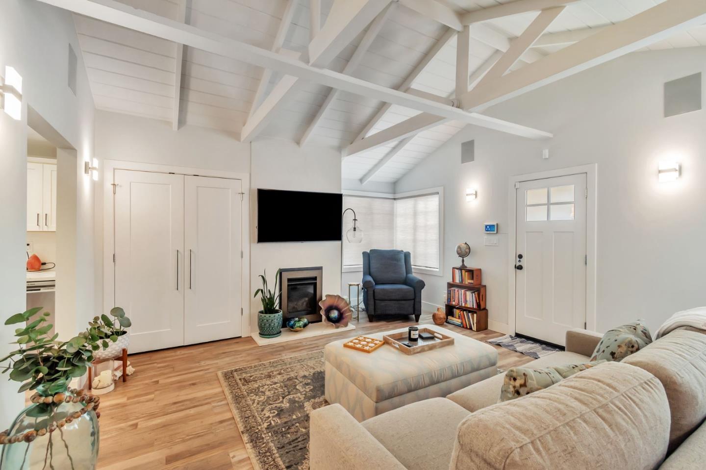 Detail Gallery Image 7 of 32 For 131 Carmel Ave, Pacifica,  CA 94044 - 1 Beds | 1 Baths