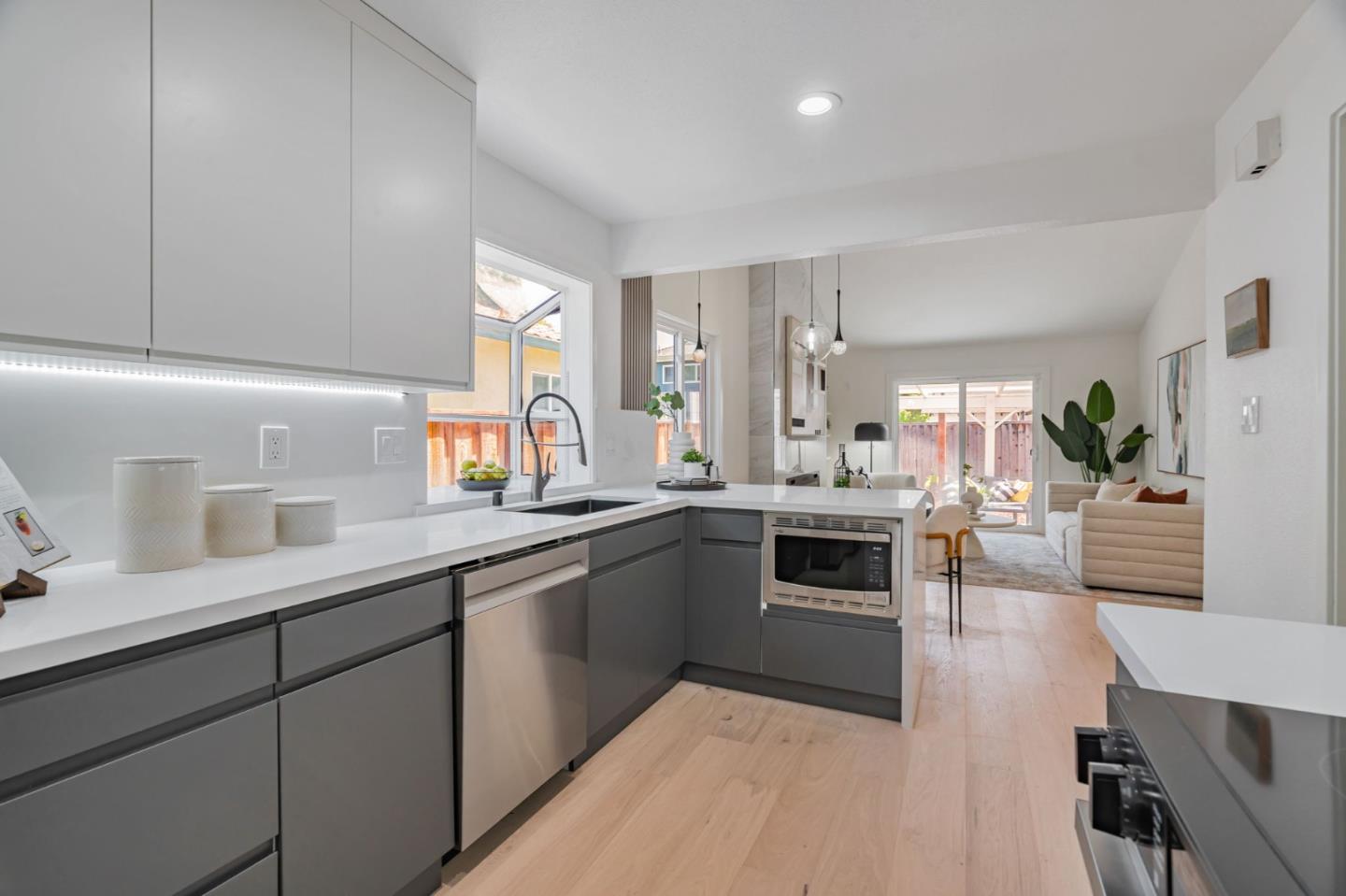 Detail Gallery Image 17 of 46 For 358 El Portal Way, San Jose,  CA 95123 - 3 Beds | 2 Baths