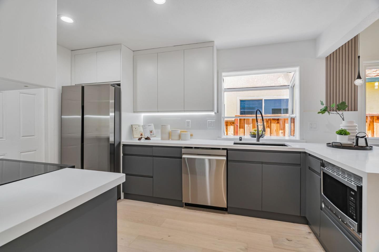 Detail Gallery Image 18 of 46 For 358 El Portal Way, San Jose,  CA 95123 - 3 Beds | 2 Baths