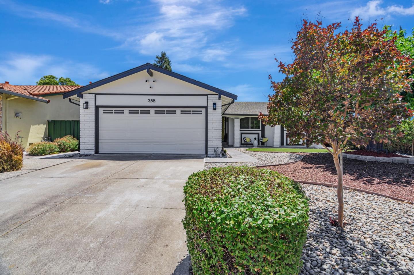 Detail Gallery Image 2 of 46 For 358 El Portal Way, San Jose,  CA 95123 - 3 Beds | 2 Baths
