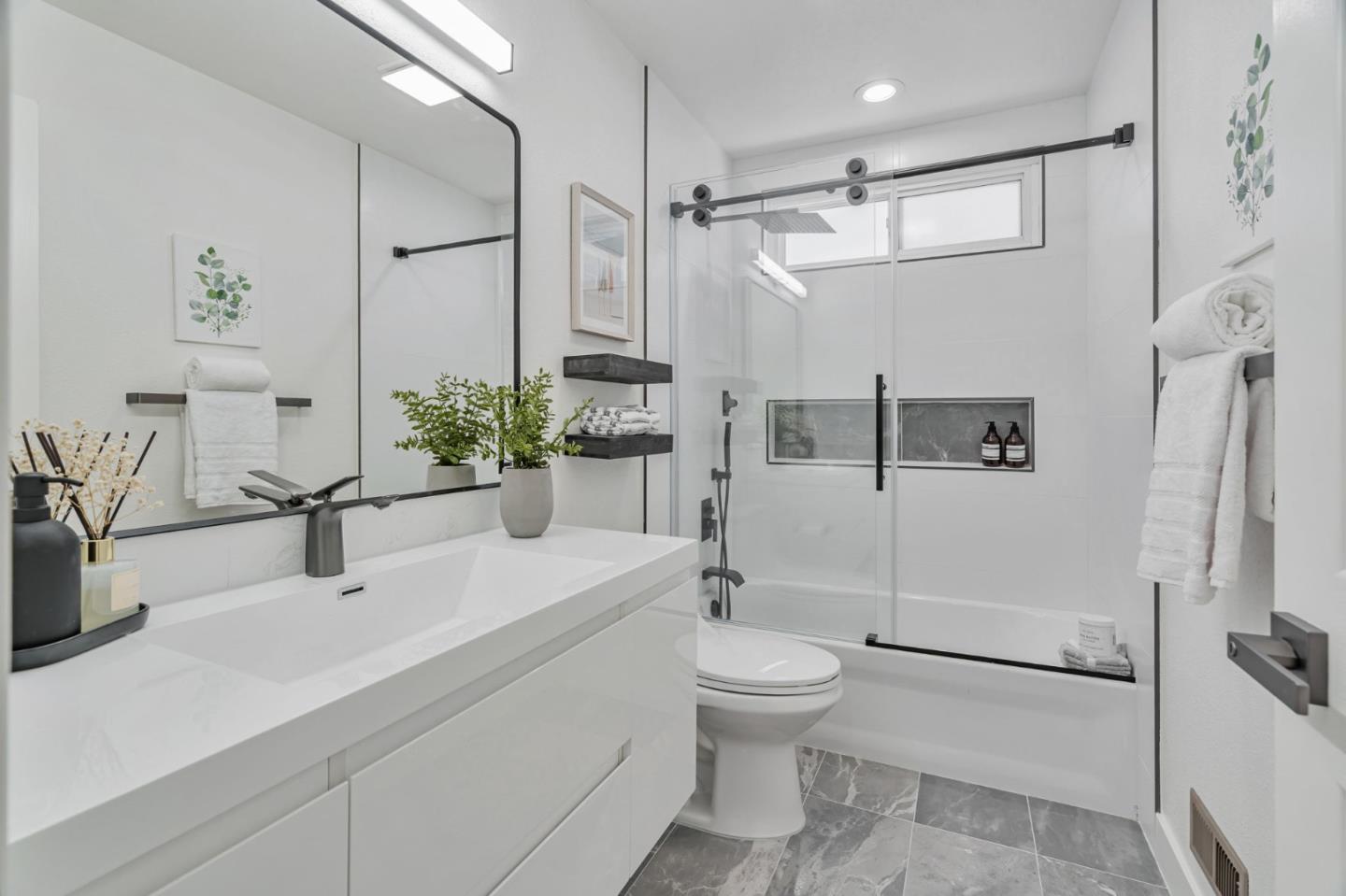 Detail Gallery Image 34 of 46 For 358 El Portal Way, San Jose,  CA 95123 - 3 Beds | 2 Baths
