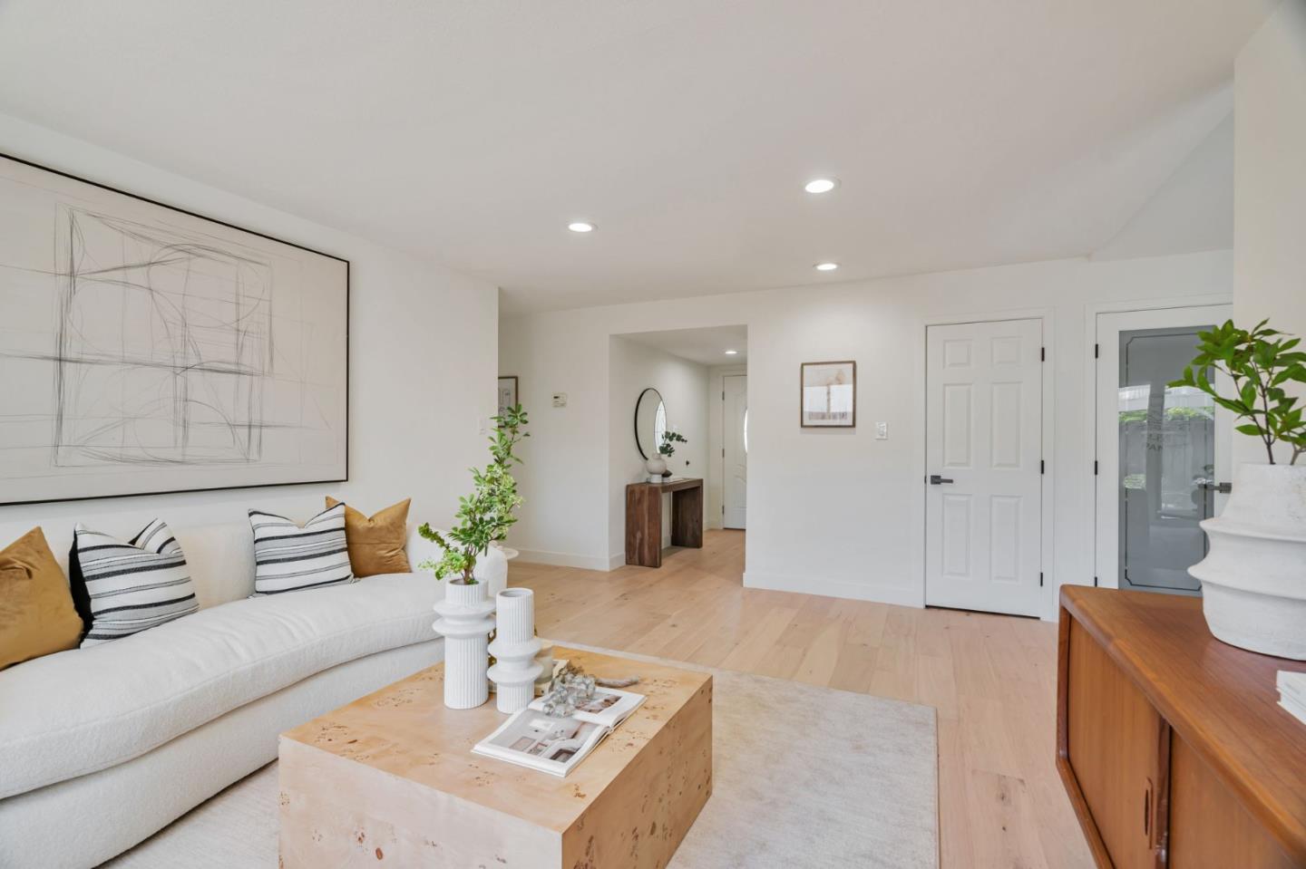 Detail Gallery Image 8 of 46 For 358 El Portal Way, San Jose,  CA 95123 - 3 Beds | 2 Baths