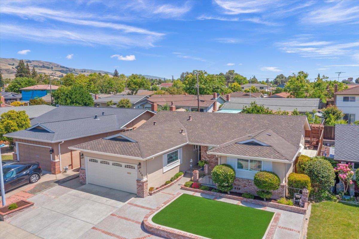 Detail Gallery Image 2 of 34 For 1648 Mount Rainier Ave, Milpitas,  CA 95035 - 4 Beds | 2 Baths