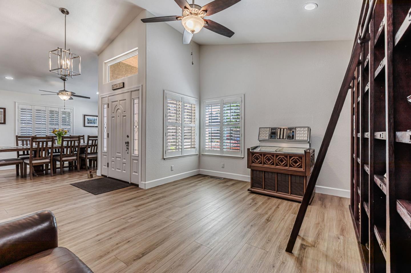 Detail Gallery Image 10 of 56 For 17402 Walnut Grove Dr, Morgan Hill,  CA 95037 - 4 Beds | 2/1 Baths