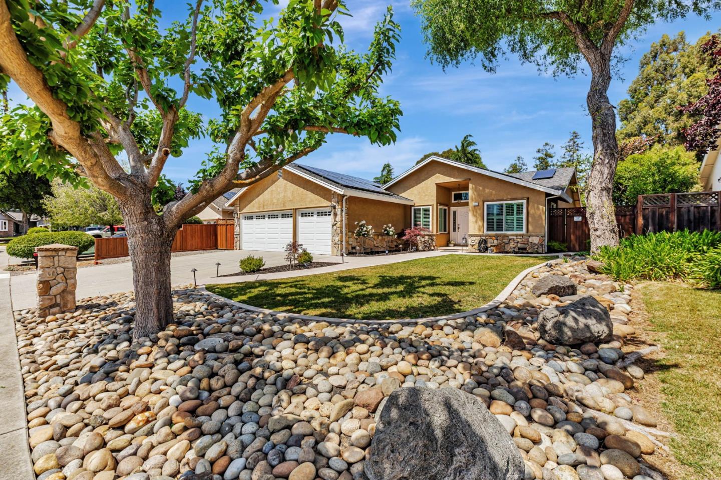 Detail Gallery Image 3 of 56 For 17402 Walnut Grove Dr, Morgan Hill,  CA 95037 - 4 Beds | 2/1 Baths
