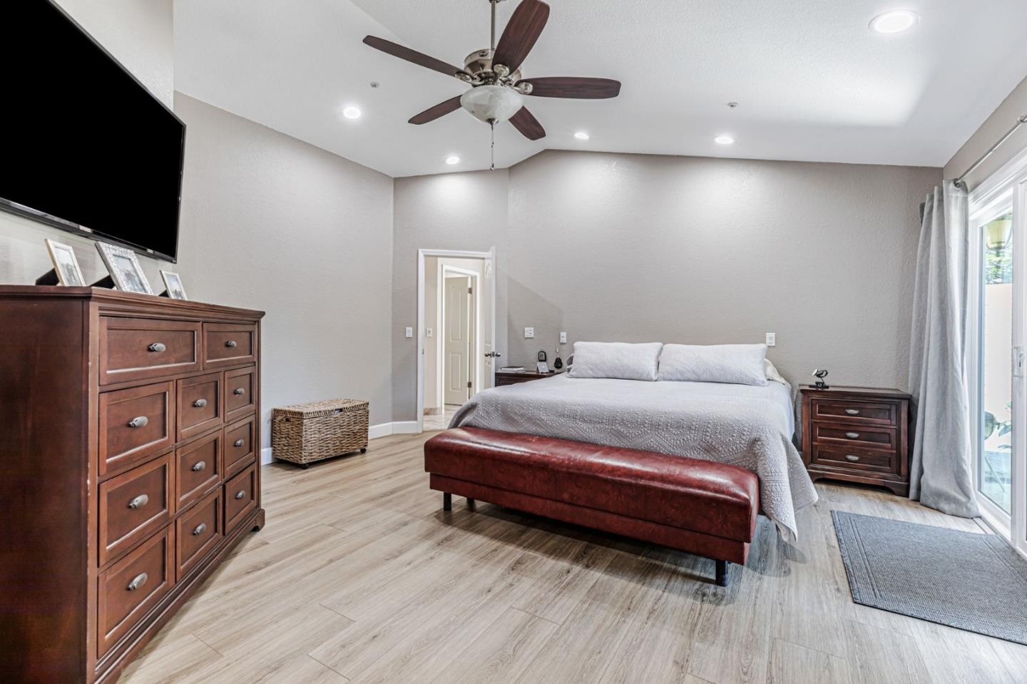 Detail Gallery Image 30 of 56 For 17402 Walnut Grove Dr, Morgan Hill,  CA 95037 - 4 Beds | 2/1 Baths