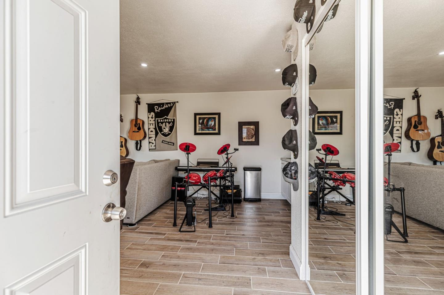 Detail Gallery Image 44 of 56 For 17402 Walnut Grove Dr, Morgan Hill,  CA 95037 - 4 Beds | 2/1 Baths