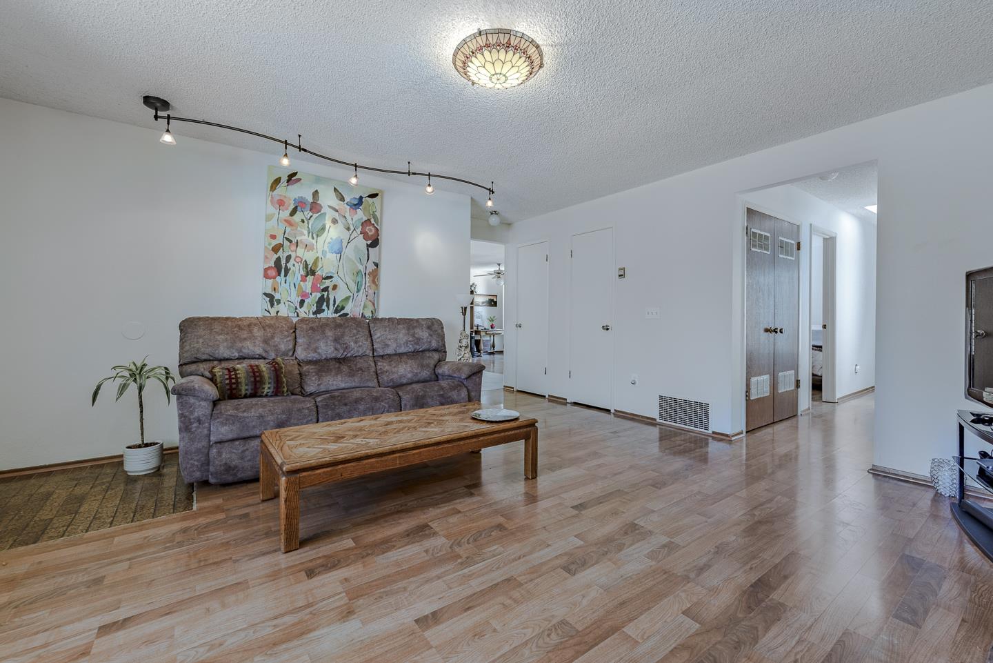 Detail Gallery Image 13 of 48 For 115 Crespi Ct, Santa Cruz,  CA 95060 - 2 Beds | 1/1 Baths