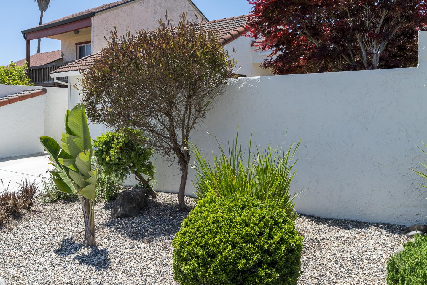 Detail Gallery Image 4 of 48 For 115 Crespi Ct, Santa Cruz,  CA 95060 - 2 Beds | 1/1 Baths
