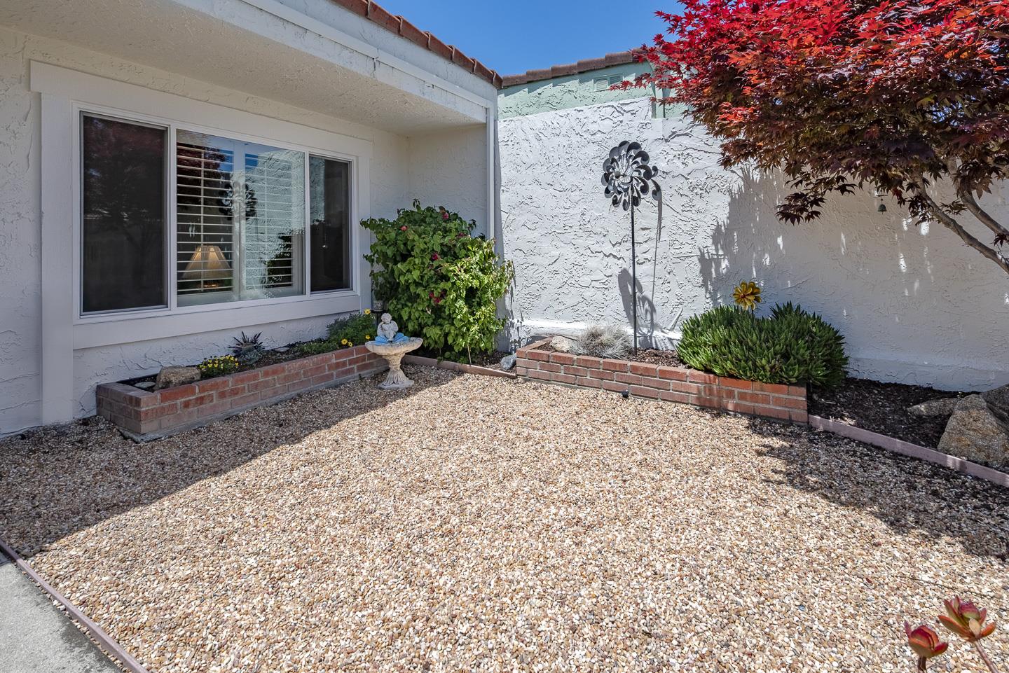 Detail Gallery Image 5 of 48 For 115 Crespi Ct, Santa Cruz,  CA 95060 - 2 Beds | 1/1 Baths