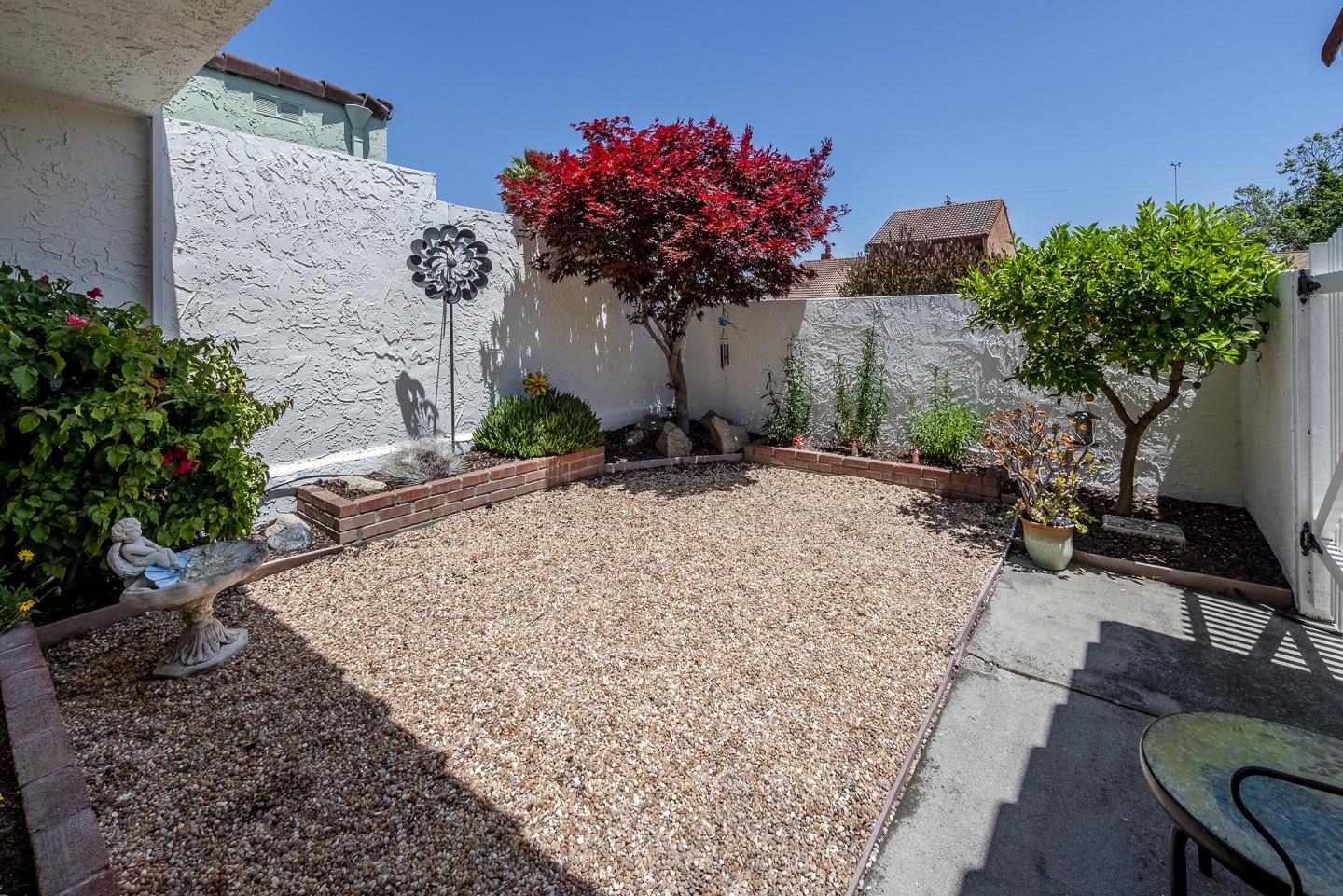 Detail Gallery Image 6 of 48 For 115 Crespi Ct, Santa Cruz,  CA 95060 - 2 Beds | 1/1 Baths