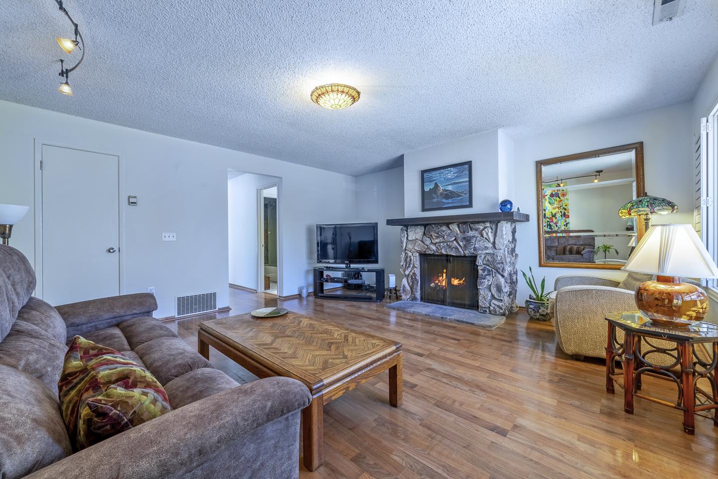 Detail Gallery Image 9 of 48 For 115 Crespi Ct, Santa Cruz,  CA 95060 - 2 Beds | 1/1 Baths