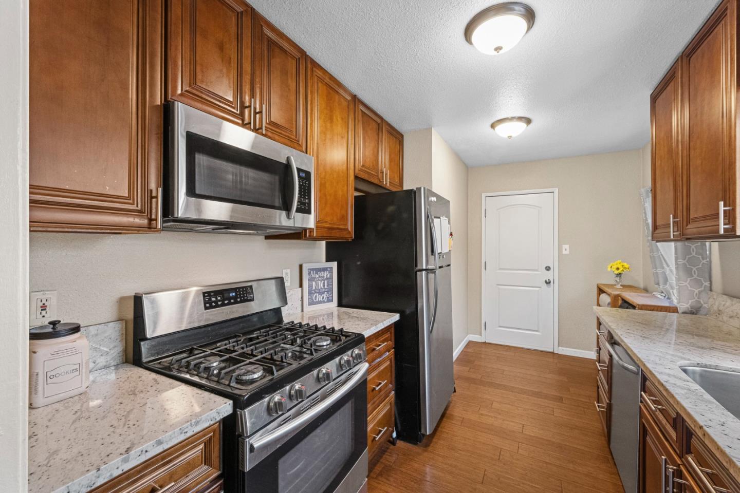 Detail Gallery Image 21 of 137 For 312 Oakshire Ave, Modesto,  CA 95354 - 3 Beds | 1 Baths
