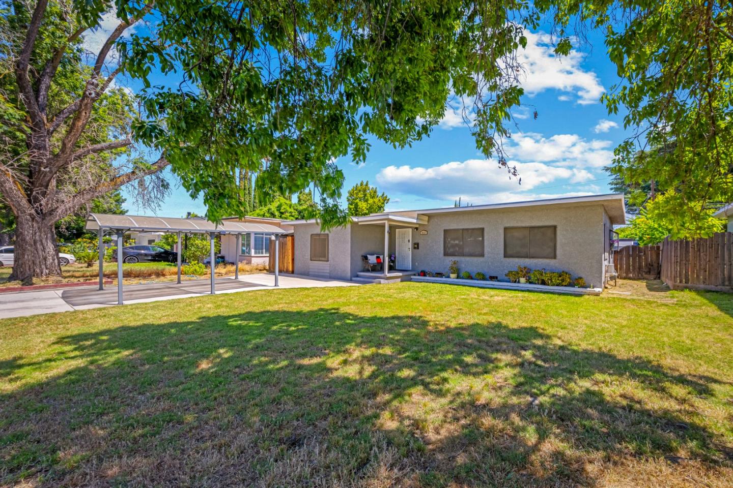 Detail Gallery Image 5 of 137 For 312 Oakshire Ave, Modesto,  CA 95354 - 3 Beds | 1 Baths