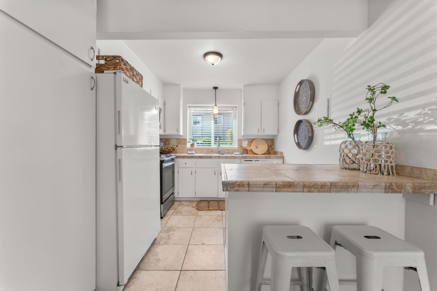 Detail Gallery Image 19 of 35 For 1149 30th Ave, Santa Cruz,  CA 95062 - 2 Beds | 2 Baths
