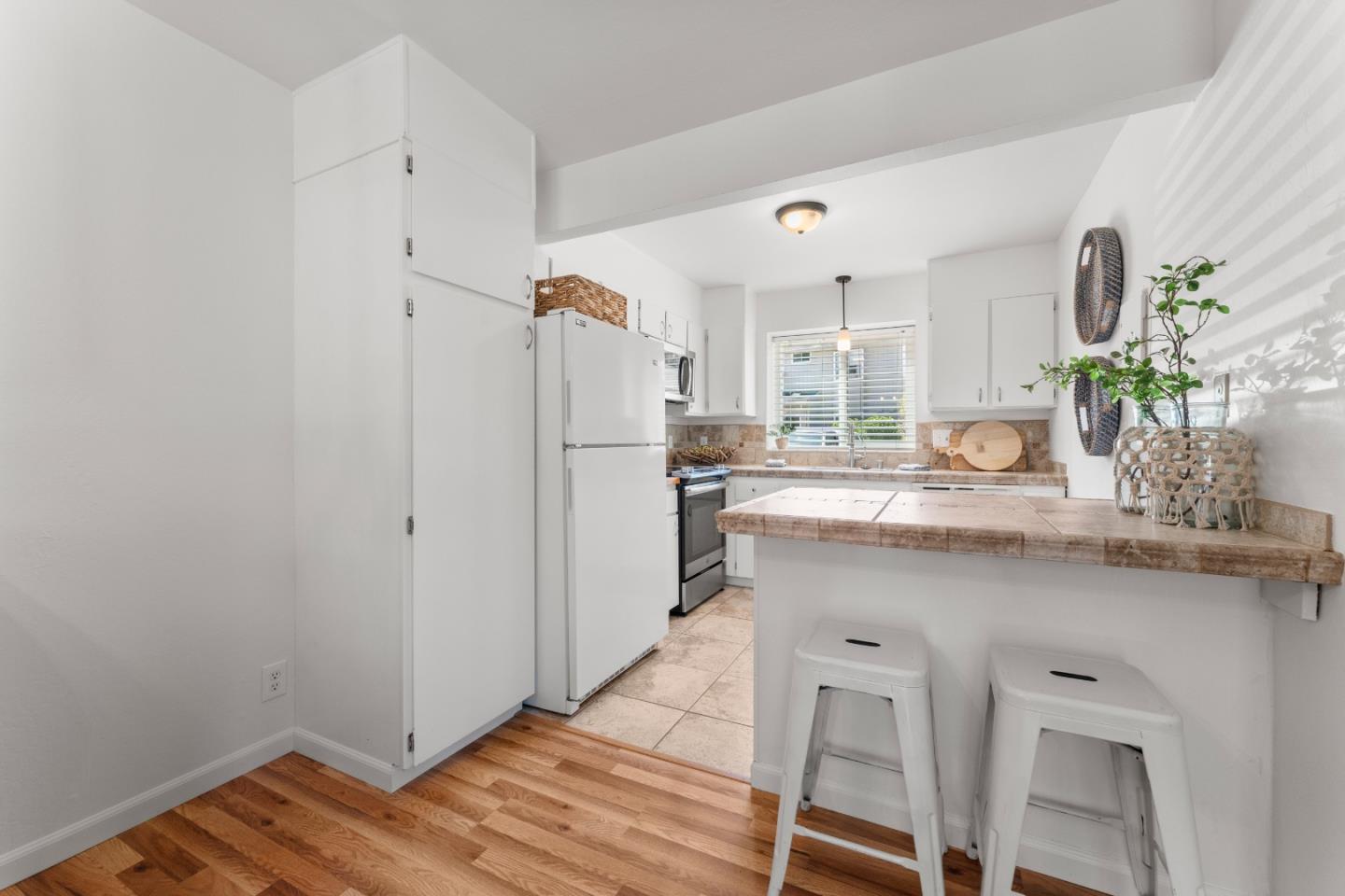 Detail Gallery Image 22 of 35 For 1149 30th Ave, Santa Cruz,  CA 95062 - 2 Beds | 2 Baths