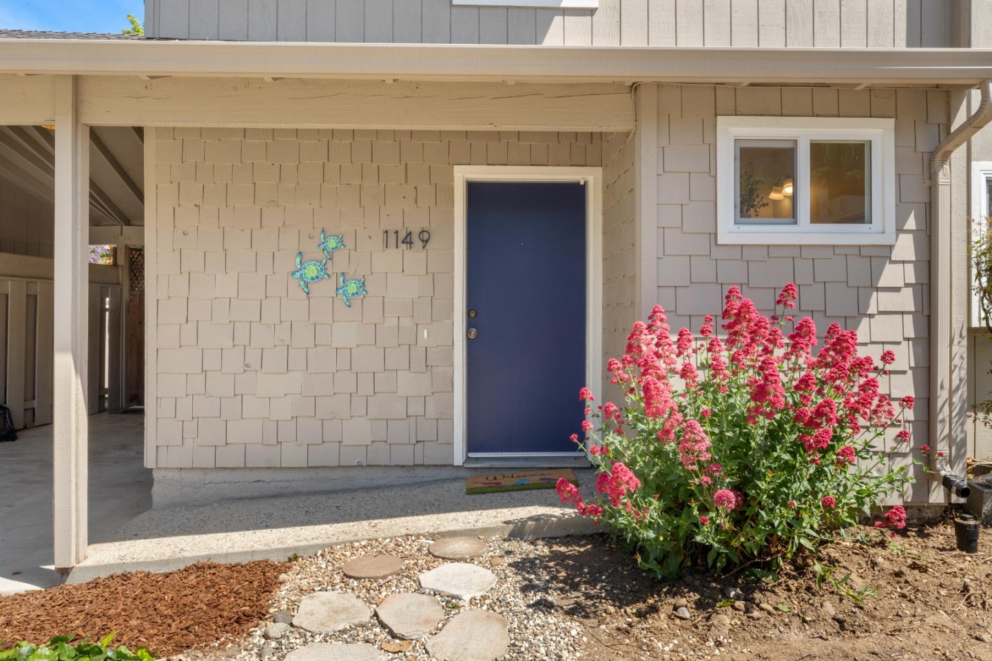 Detail Gallery Image 3 of 35 For 1149 30th Ave, Santa Cruz,  CA 95062 - 2 Beds | 2 Baths