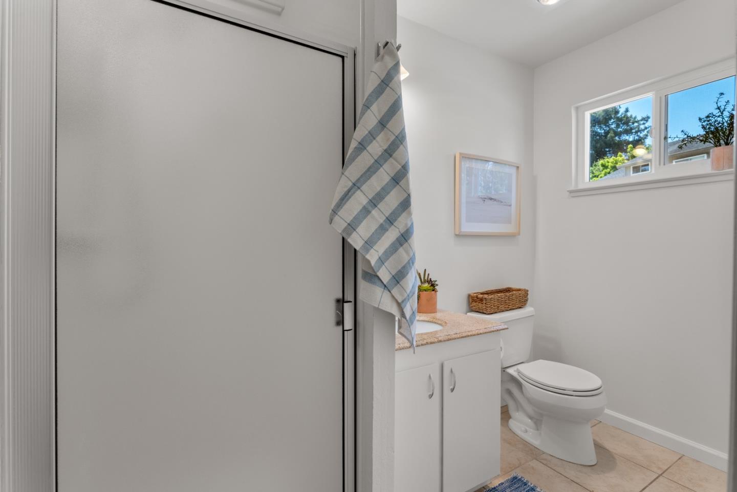 Detail Gallery Image 7 of 35 For 1149 30th Ave, Santa Cruz,  CA 95062 - 2 Beds | 2 Baths