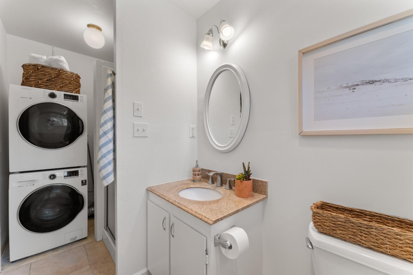 Detail Gallery Image 8 of 35 For 1149 30th Ave, Santa Cruz,  CA 95062 - 2 Beds | 2 Baths
