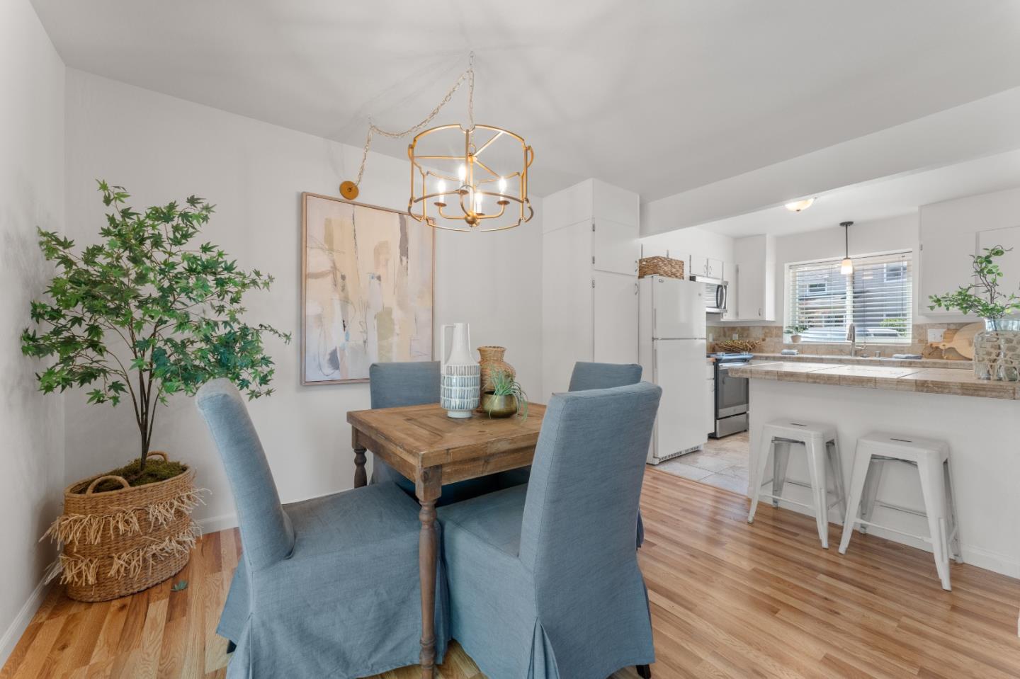 Detail Gallery Image 9 of 35 For 1149 30th Ave, Santa Cruz,  CA 95062 - 2 Beds | 2 Baths